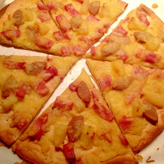 ハムとパイナップルのソースなしピザ